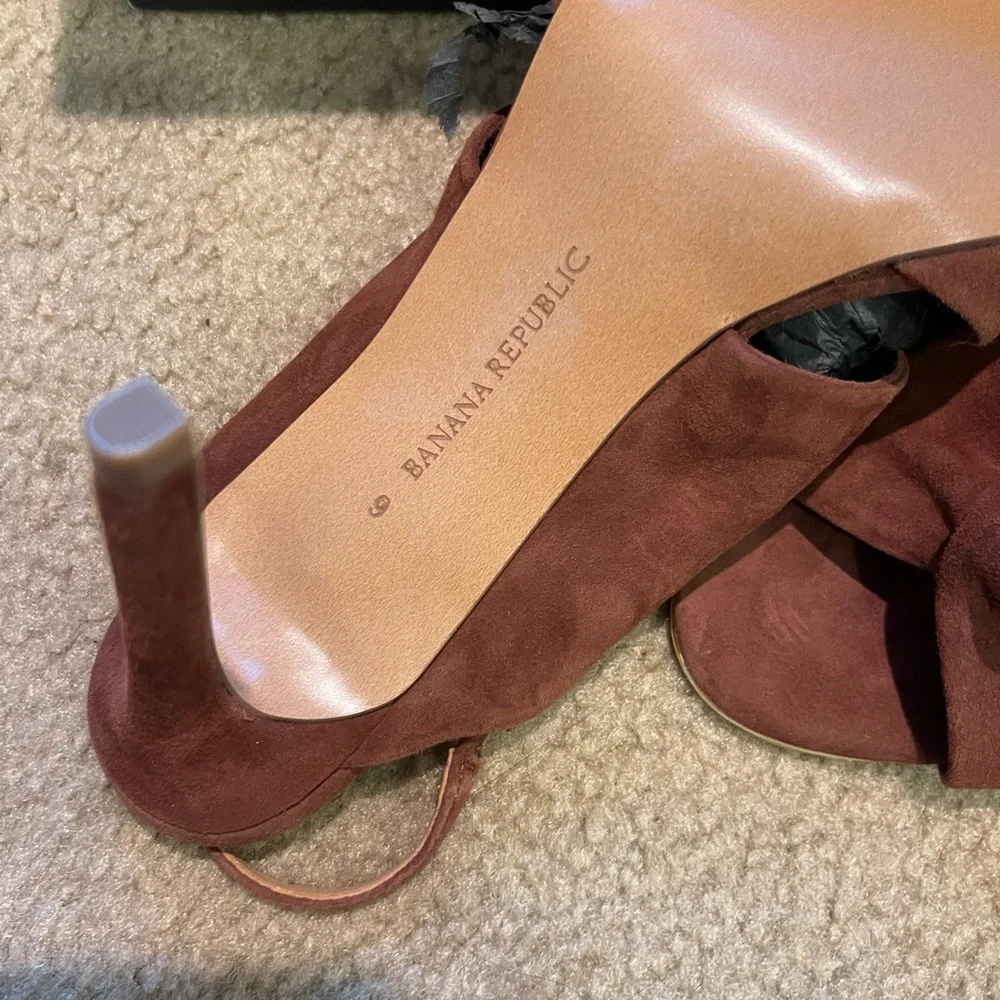Banana republic suede heel